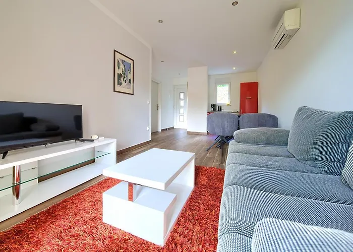 Residencia La Famiglia Villa *