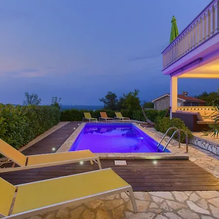 Residencia La Famiglia Villa
