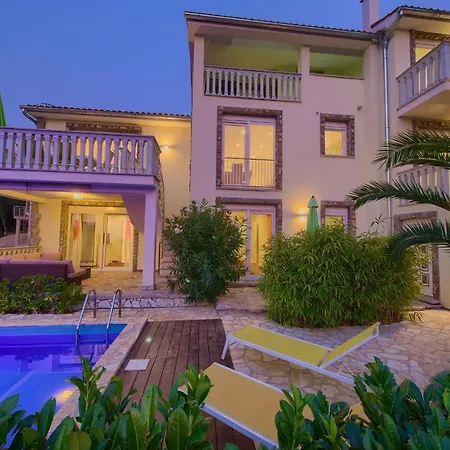 فيلة Residencia La Famiglia