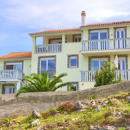 Residencia La Famiglia كليمنو