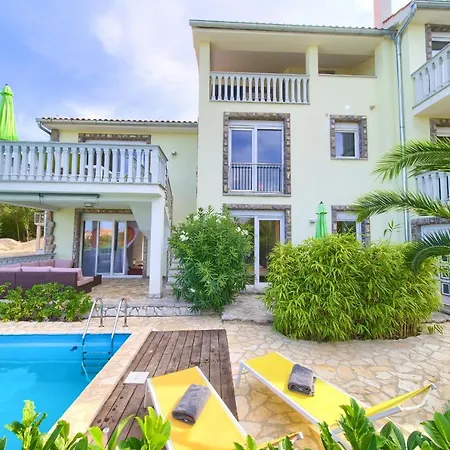 Residencia La Famiglia * كليمنو